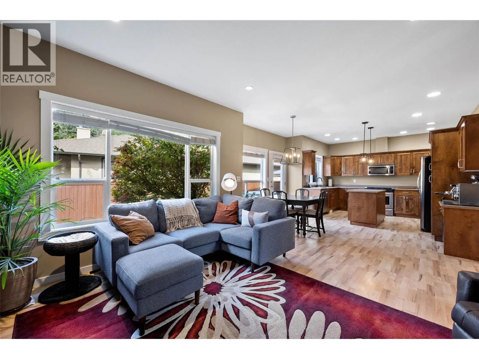 3102 SERLE Court