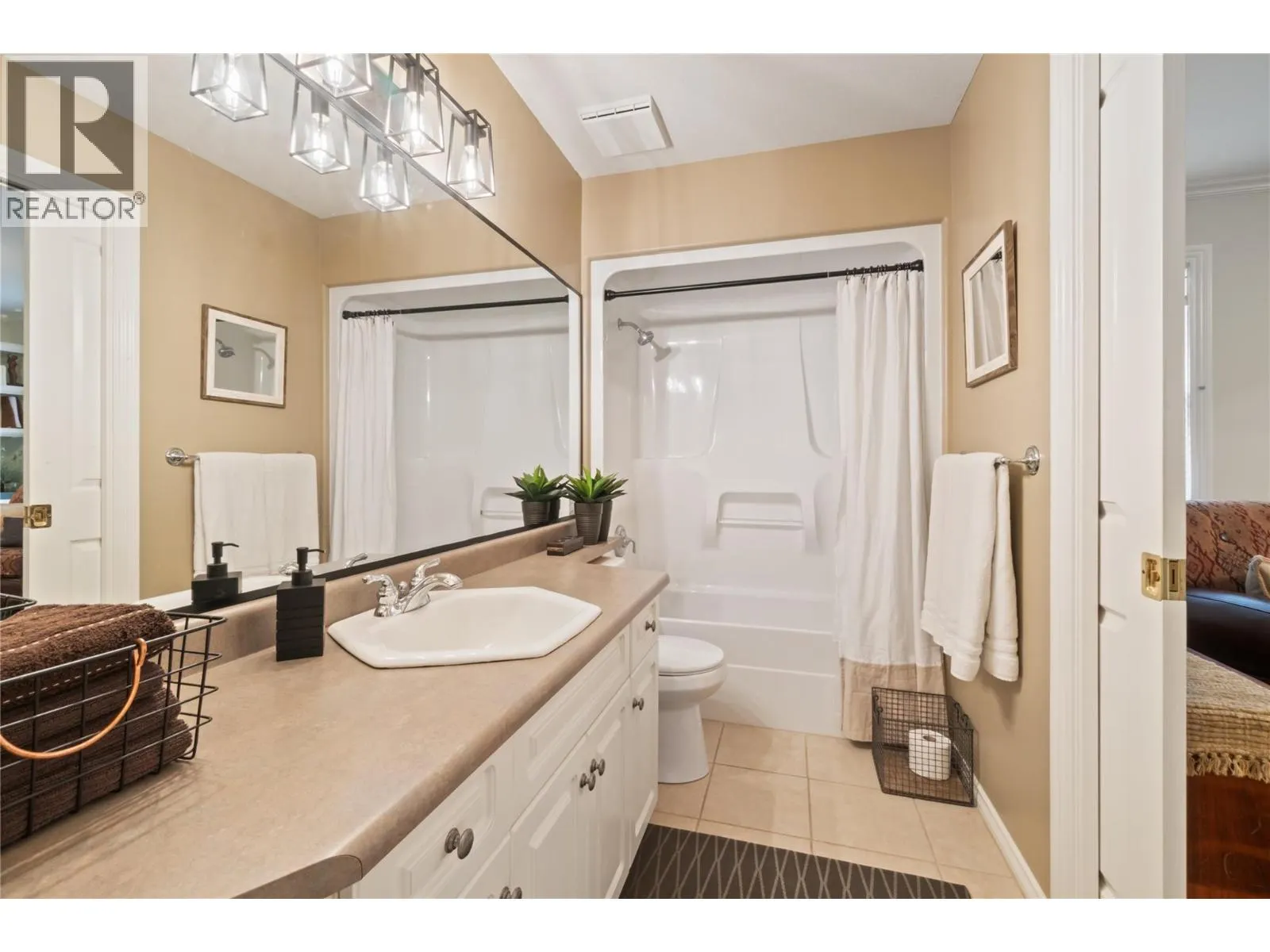 4222 Gallaghers Crescent