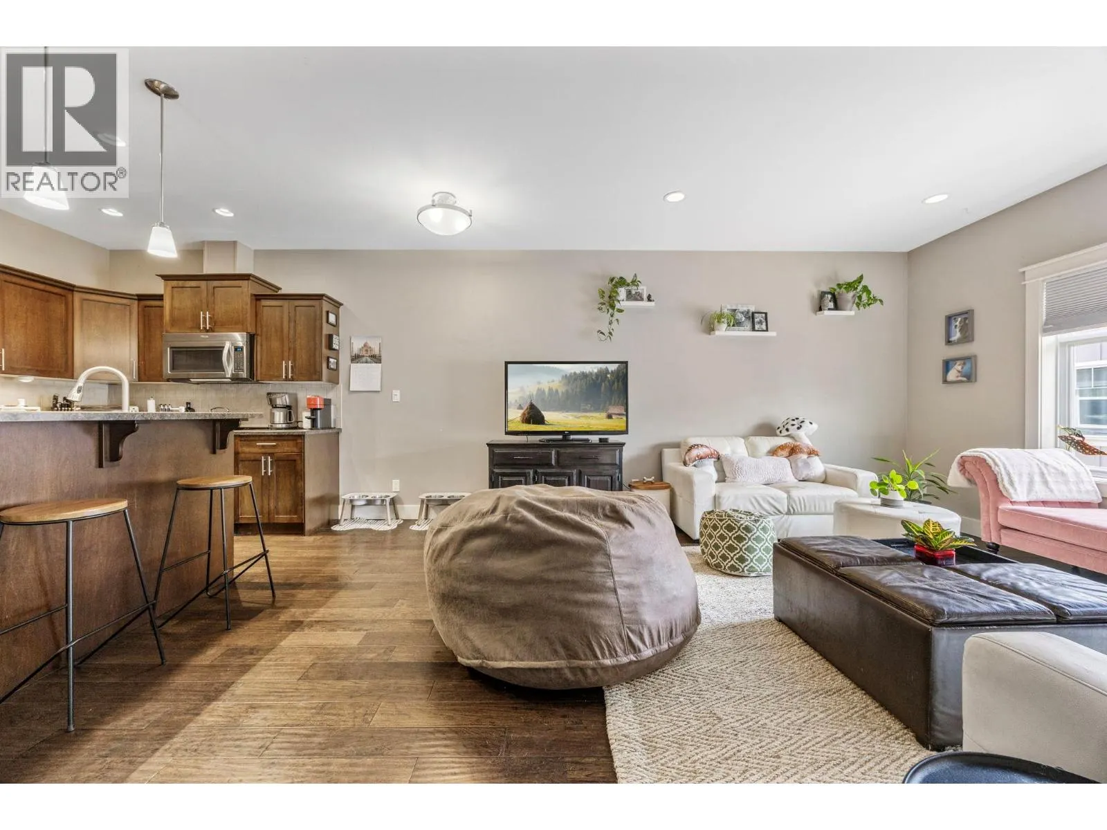 3606 25 Avenue Unit# 103