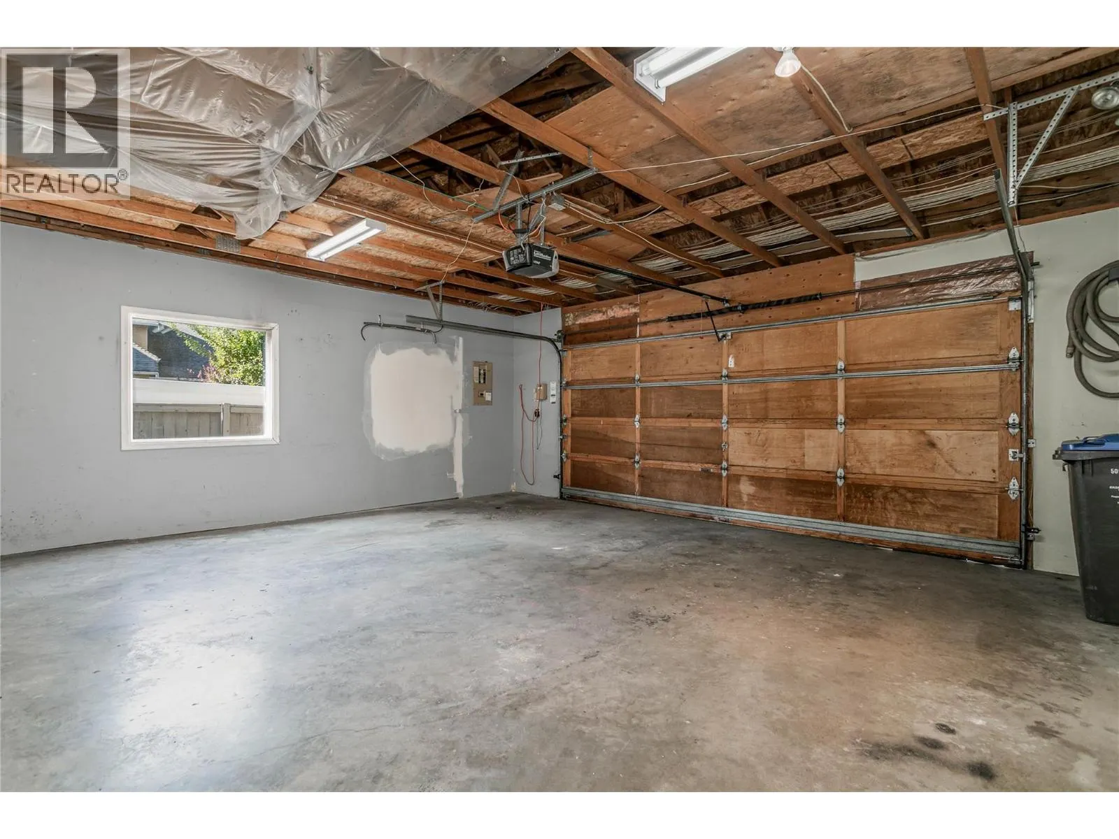2605 Alberta Court