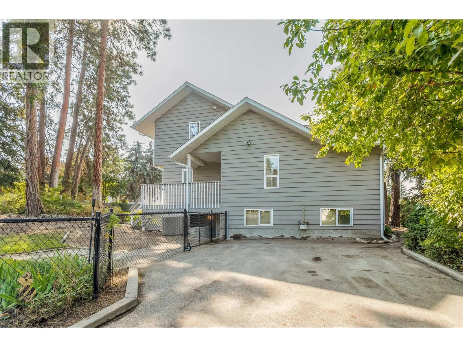 2605 Alberta Court
