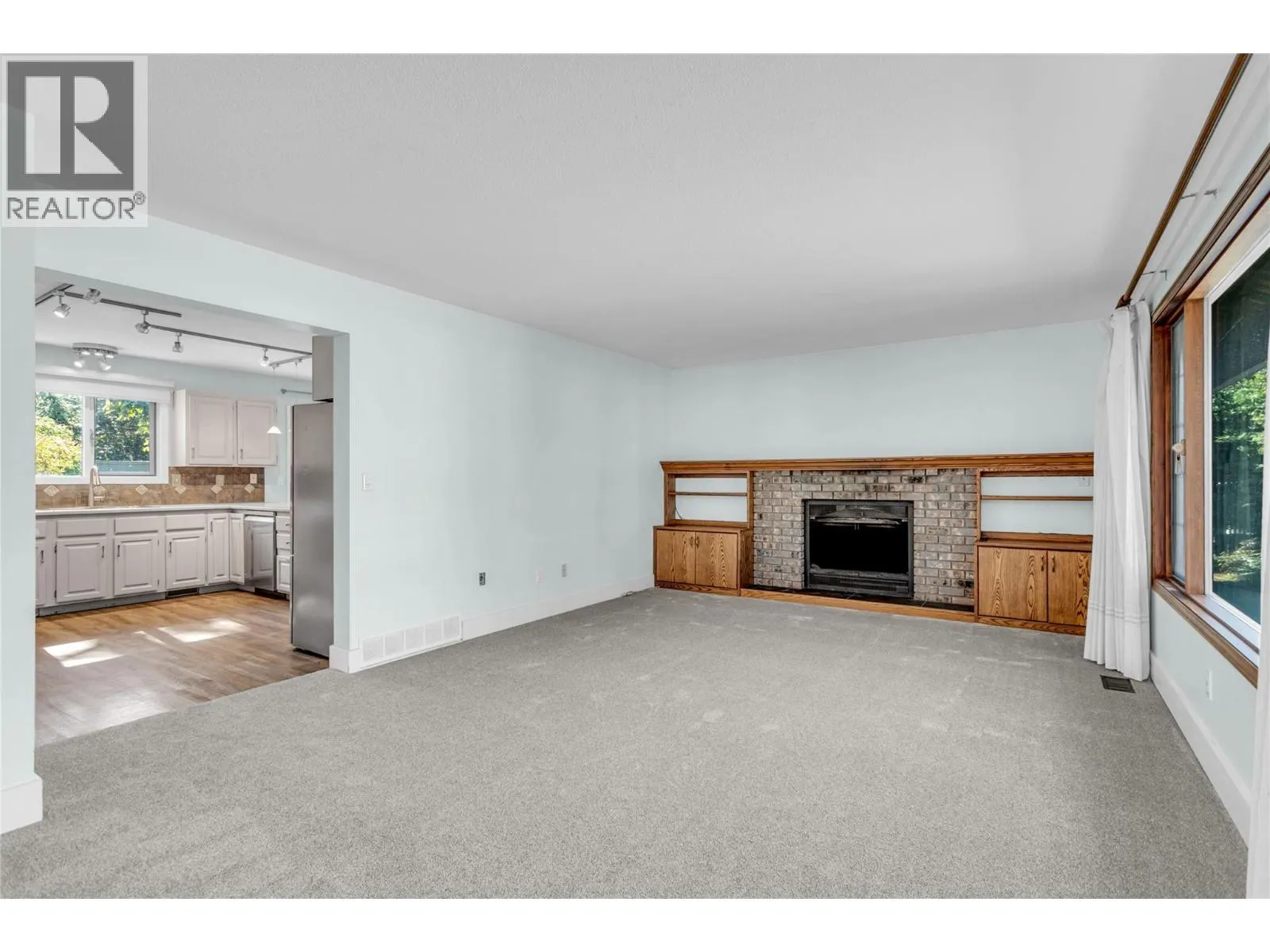 2605 Alberta Court