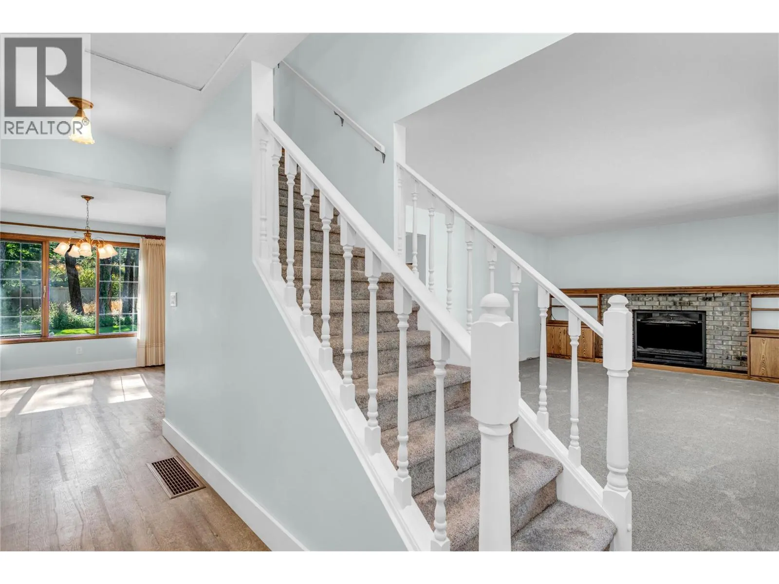 2605 Alberta Court