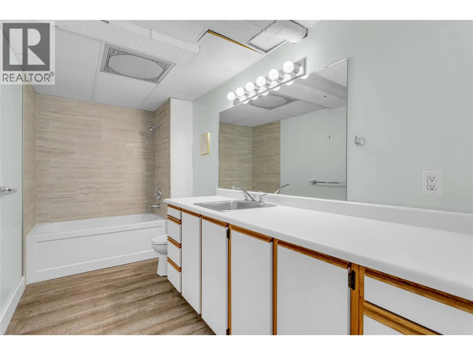 2605 Alberta Court