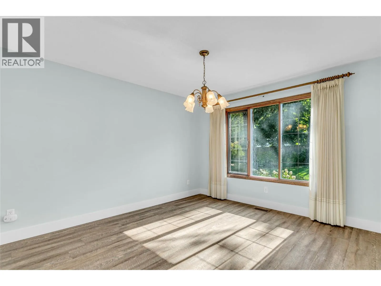 2605 Alberta Court