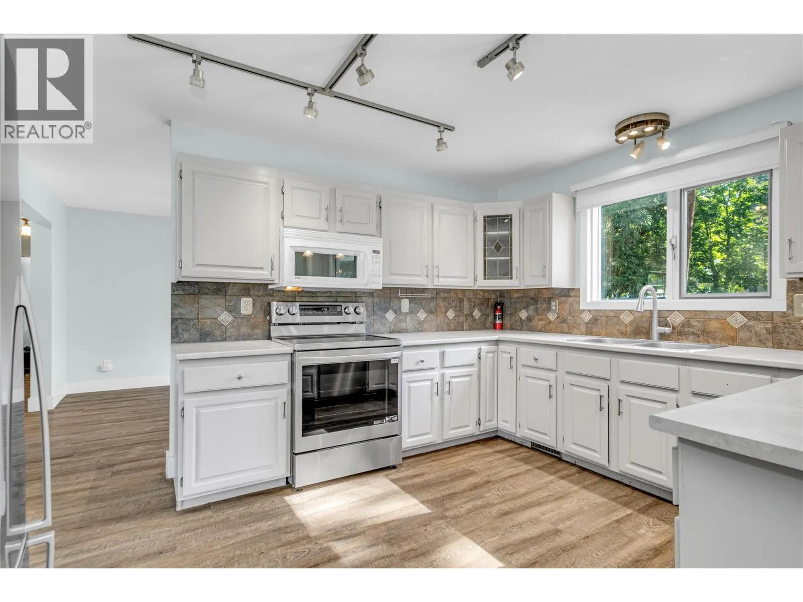 2605 Alberta Court