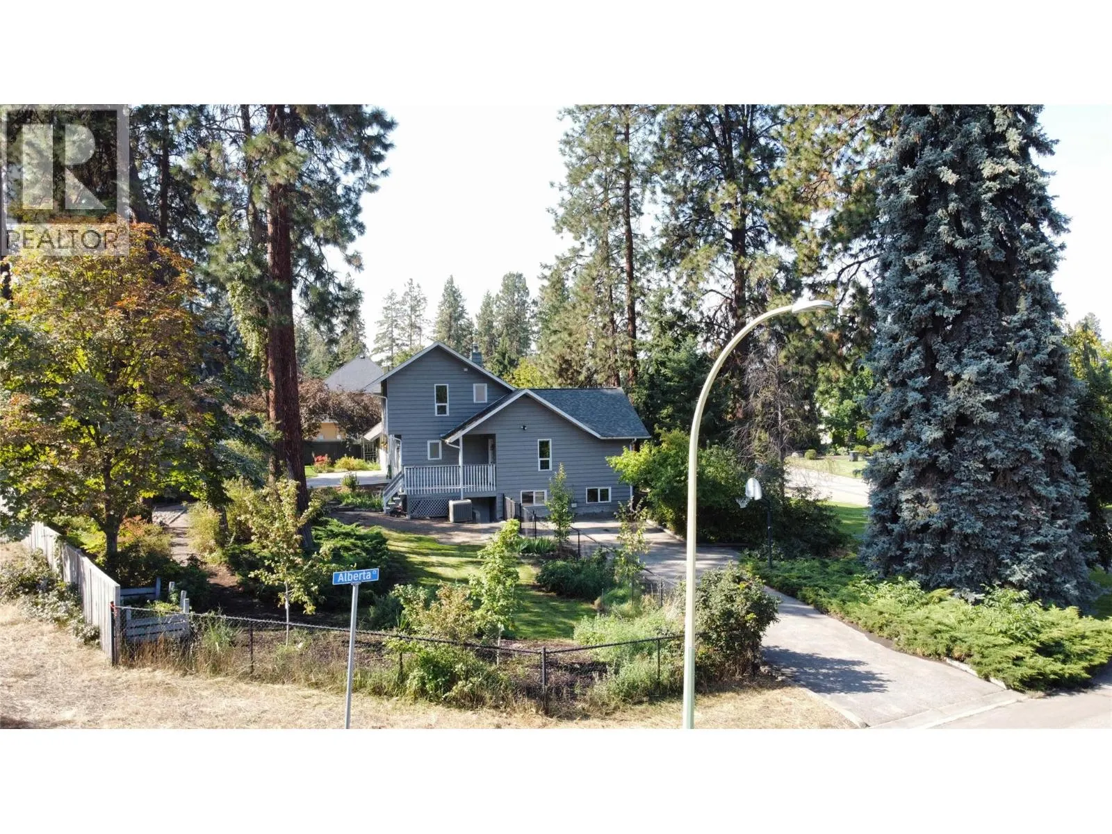 2605 Alberta Court