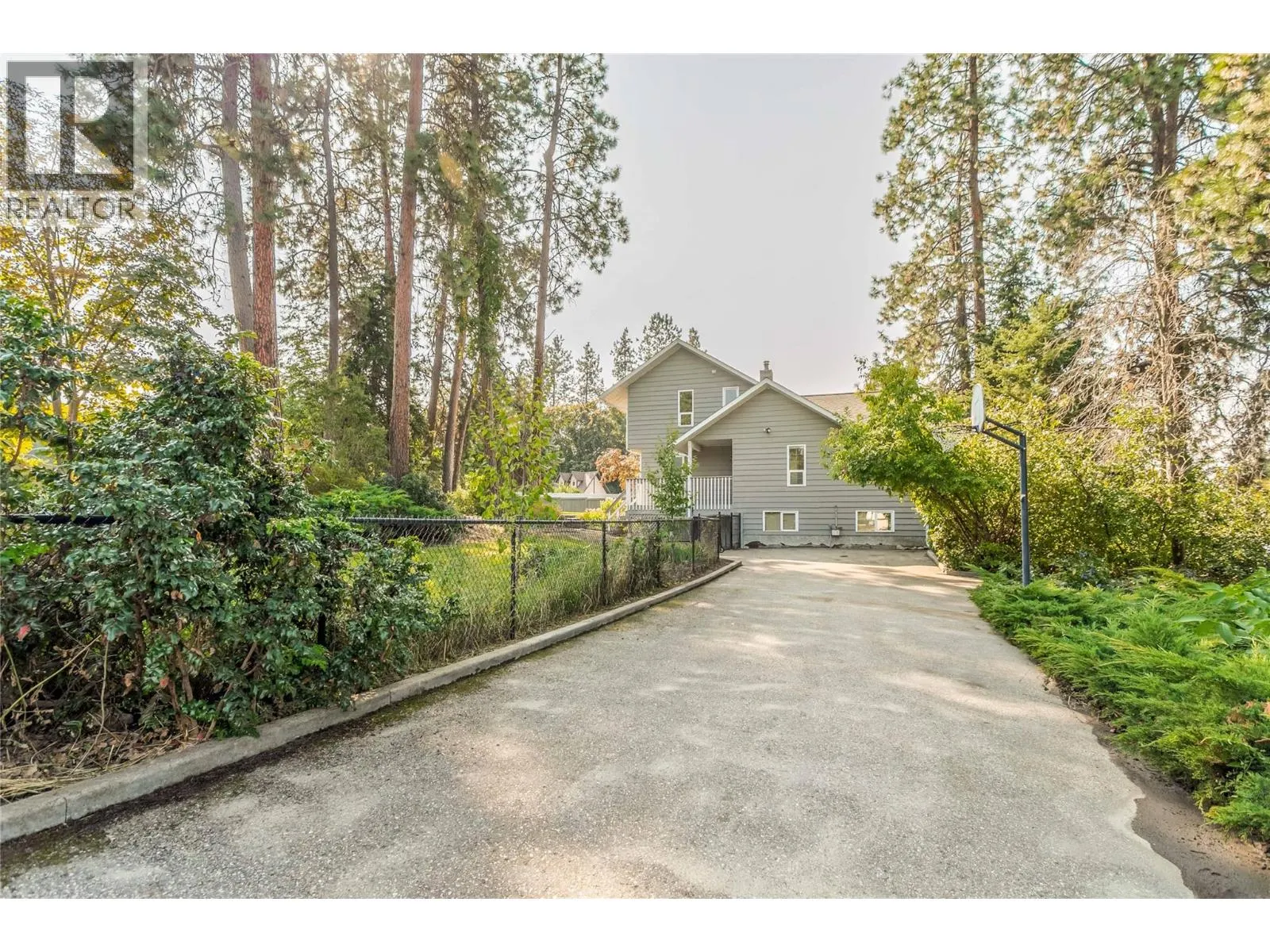 2605 Alberta Court