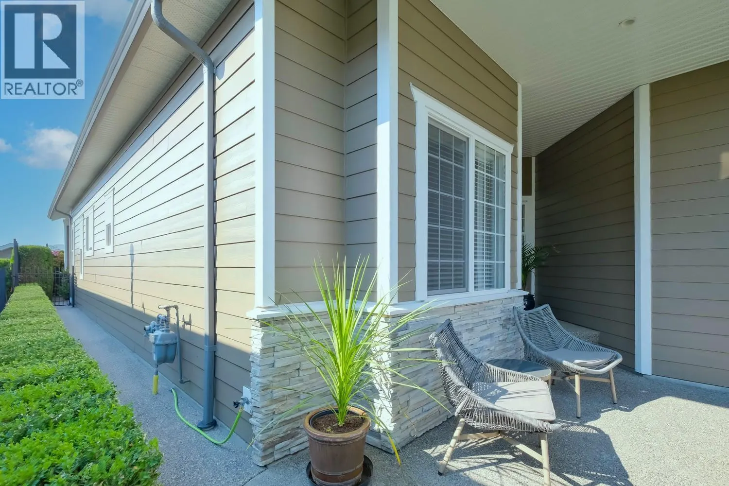 2084 Clover Drive