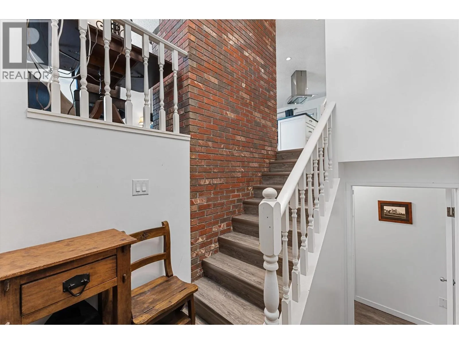 992 Grenfell Court