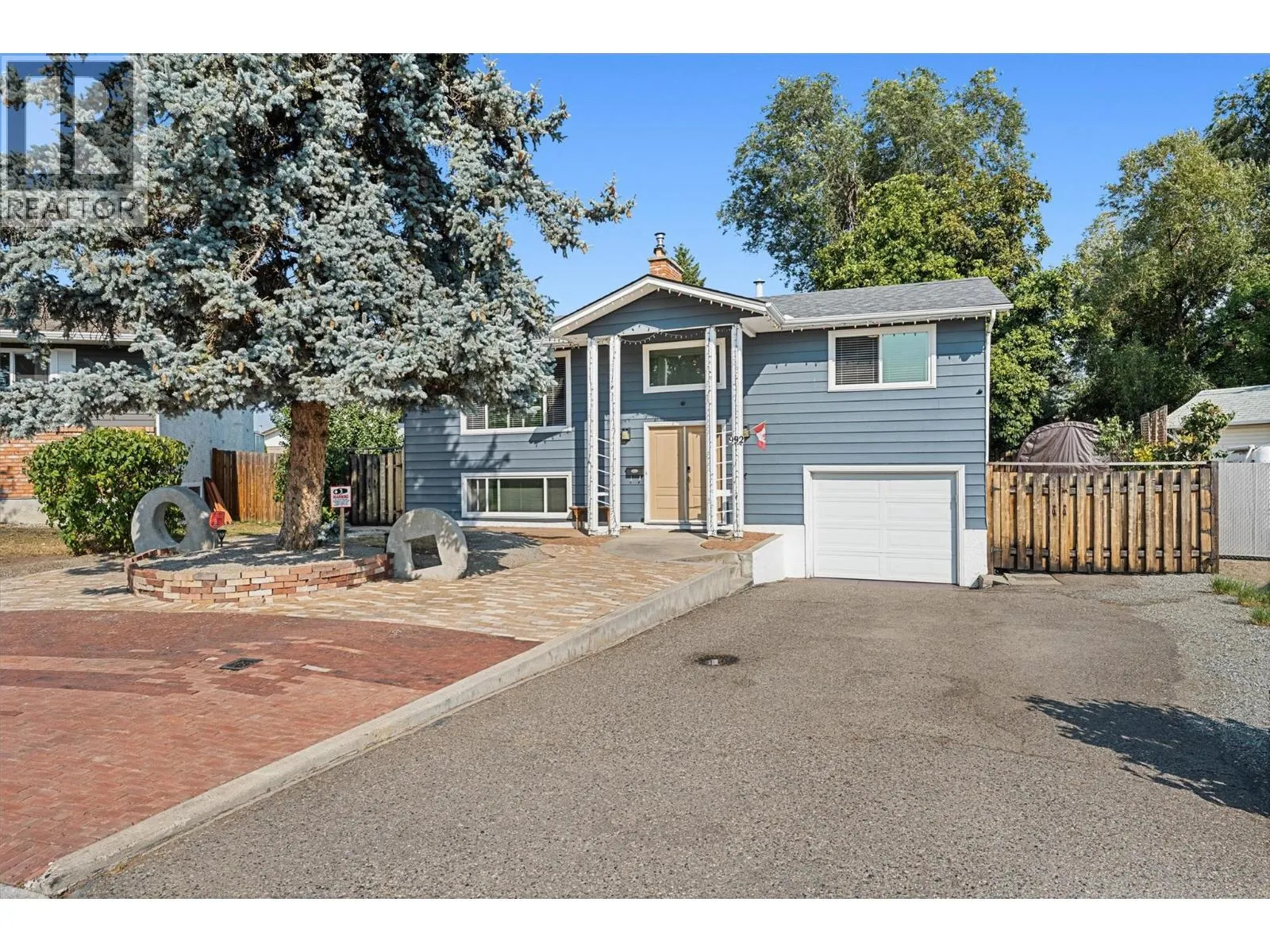 992 Grenfell Court