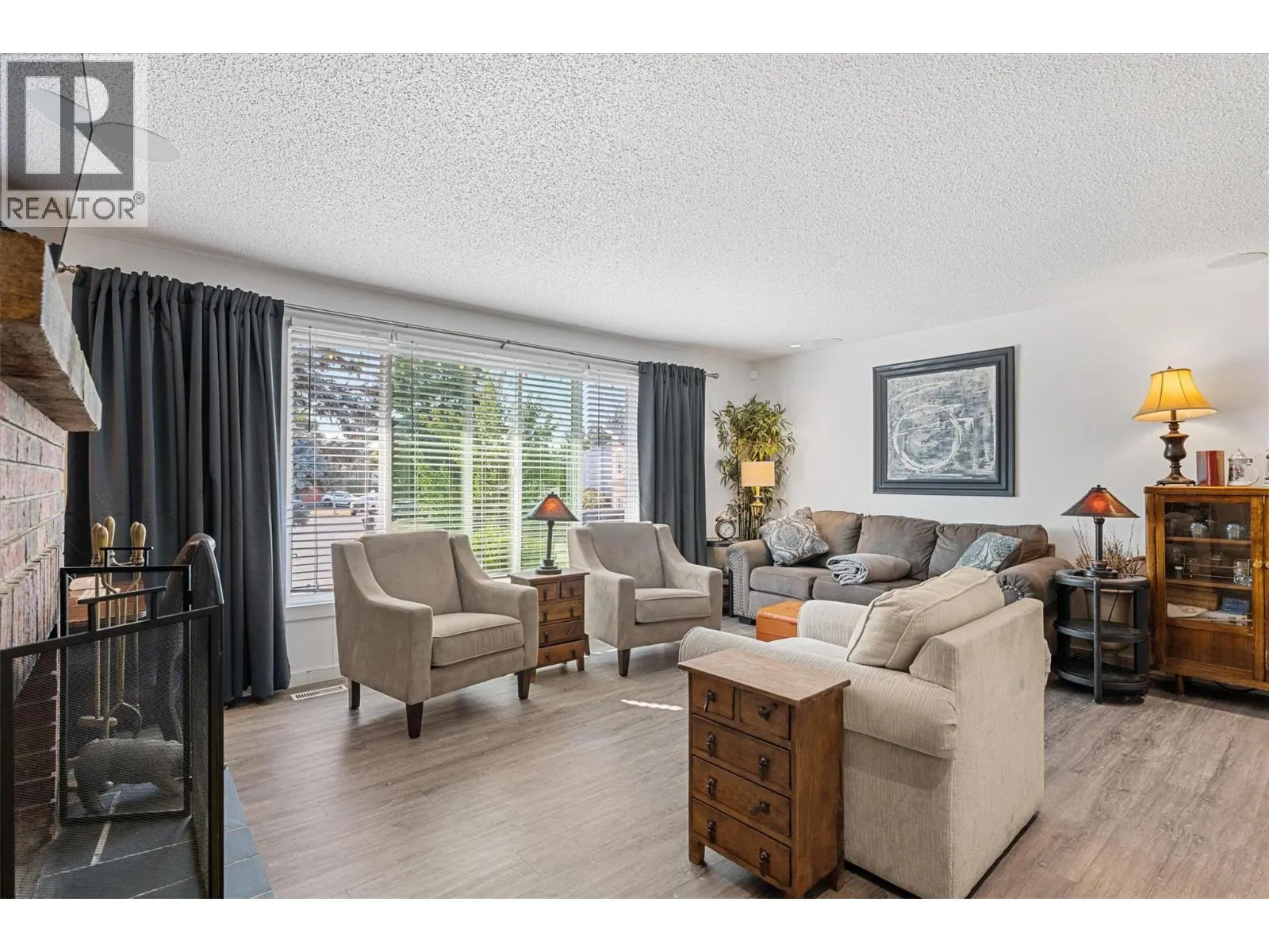 992 Grenfell Court