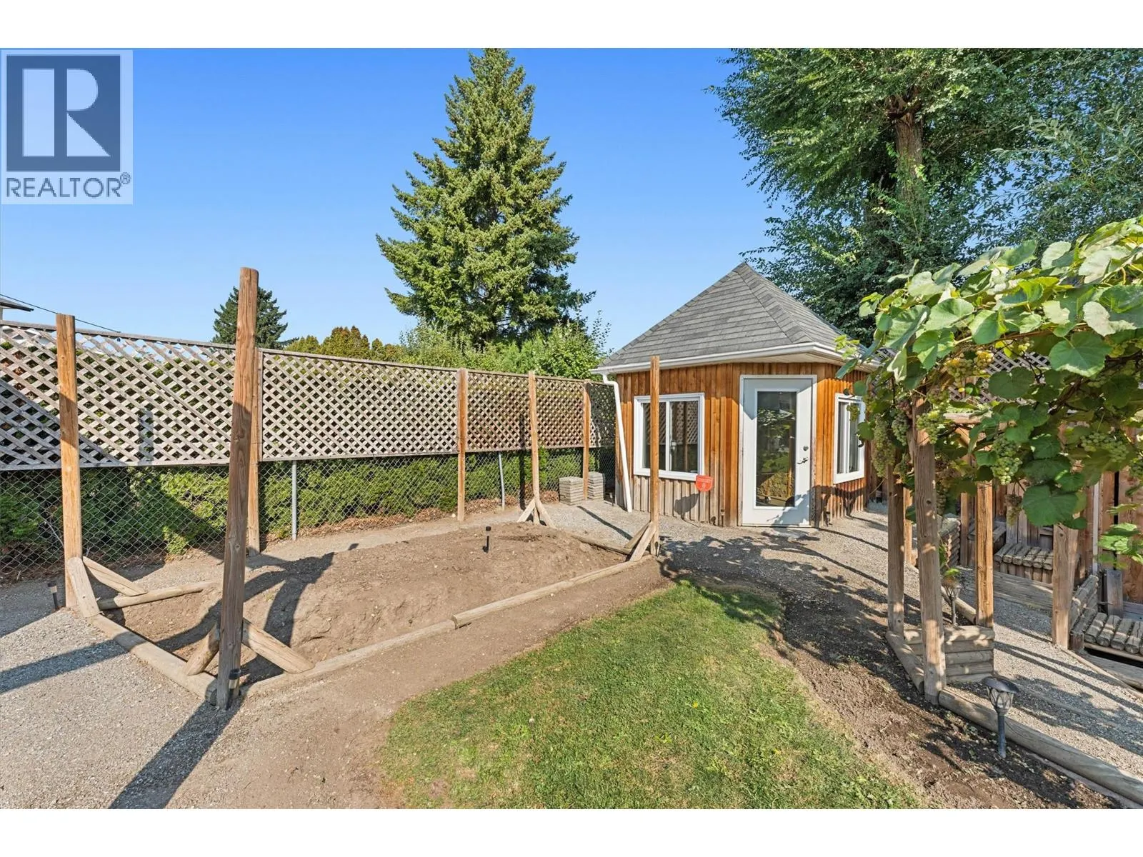 992 Grenfell Court
