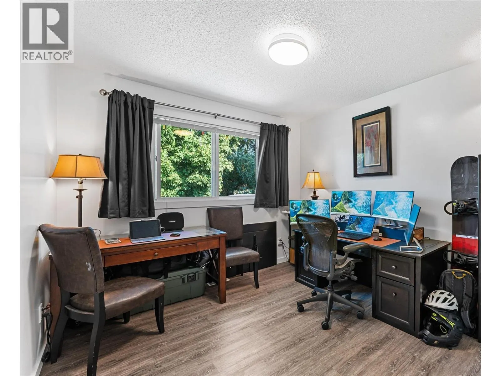 992 Grenfell Court