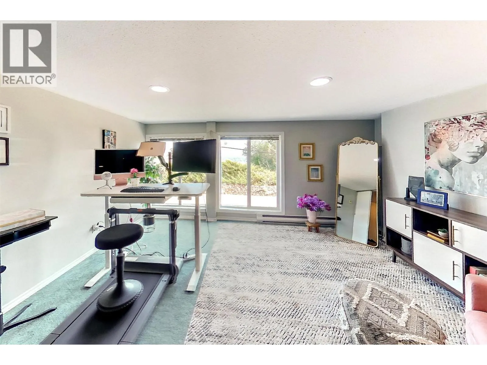 8204 Kalview Drive