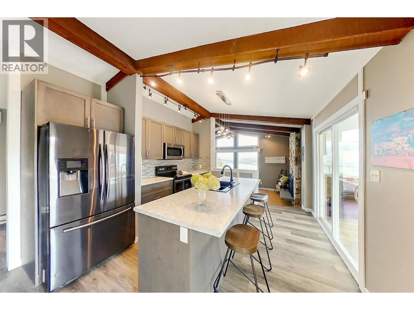 8204 Kalview Drive
