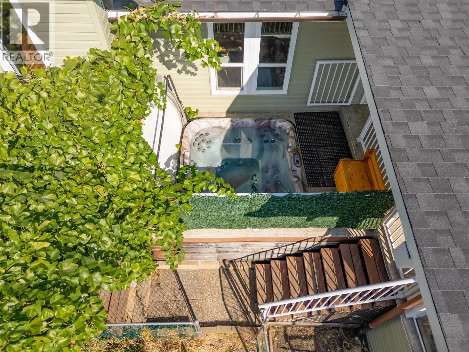 8204 Kalview Drive