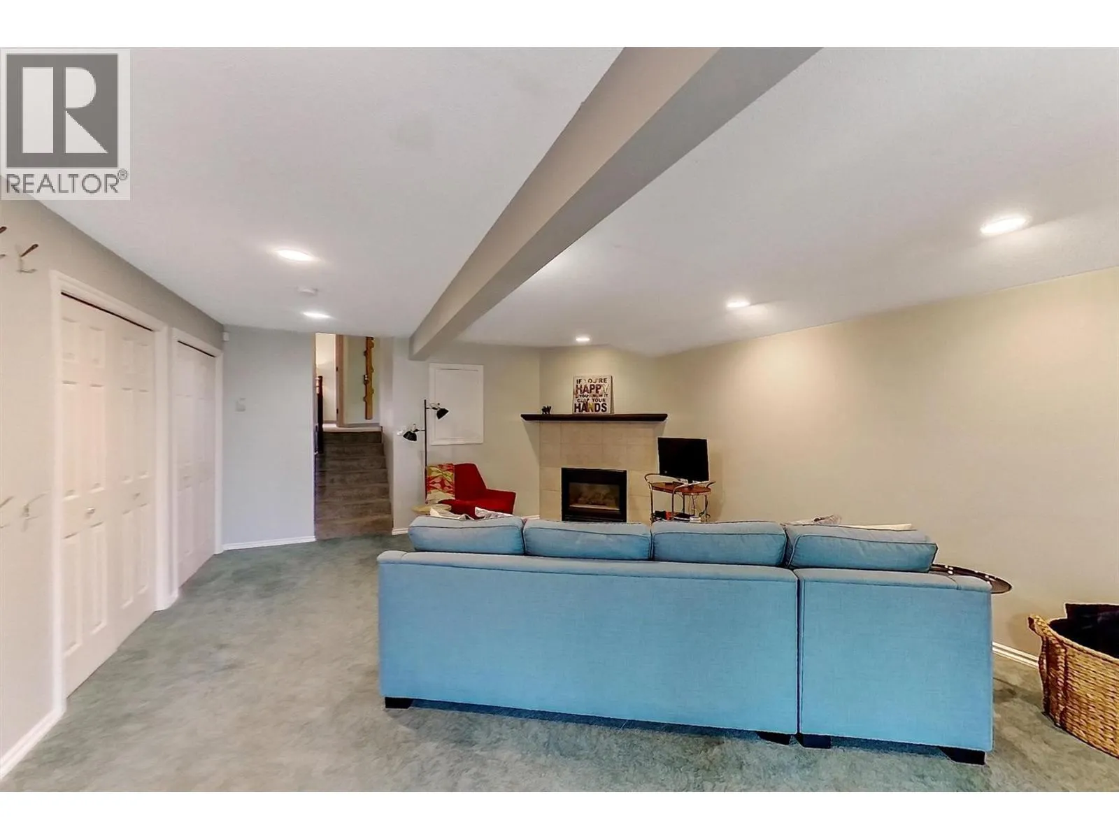 8204 Kalview Drive