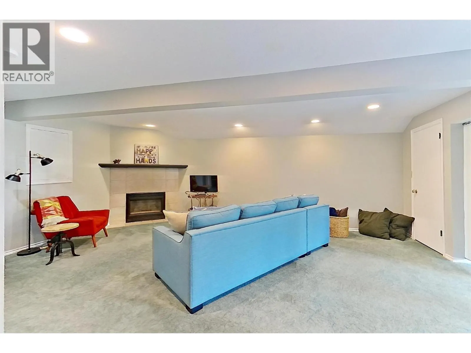 8204 Kalview Drive