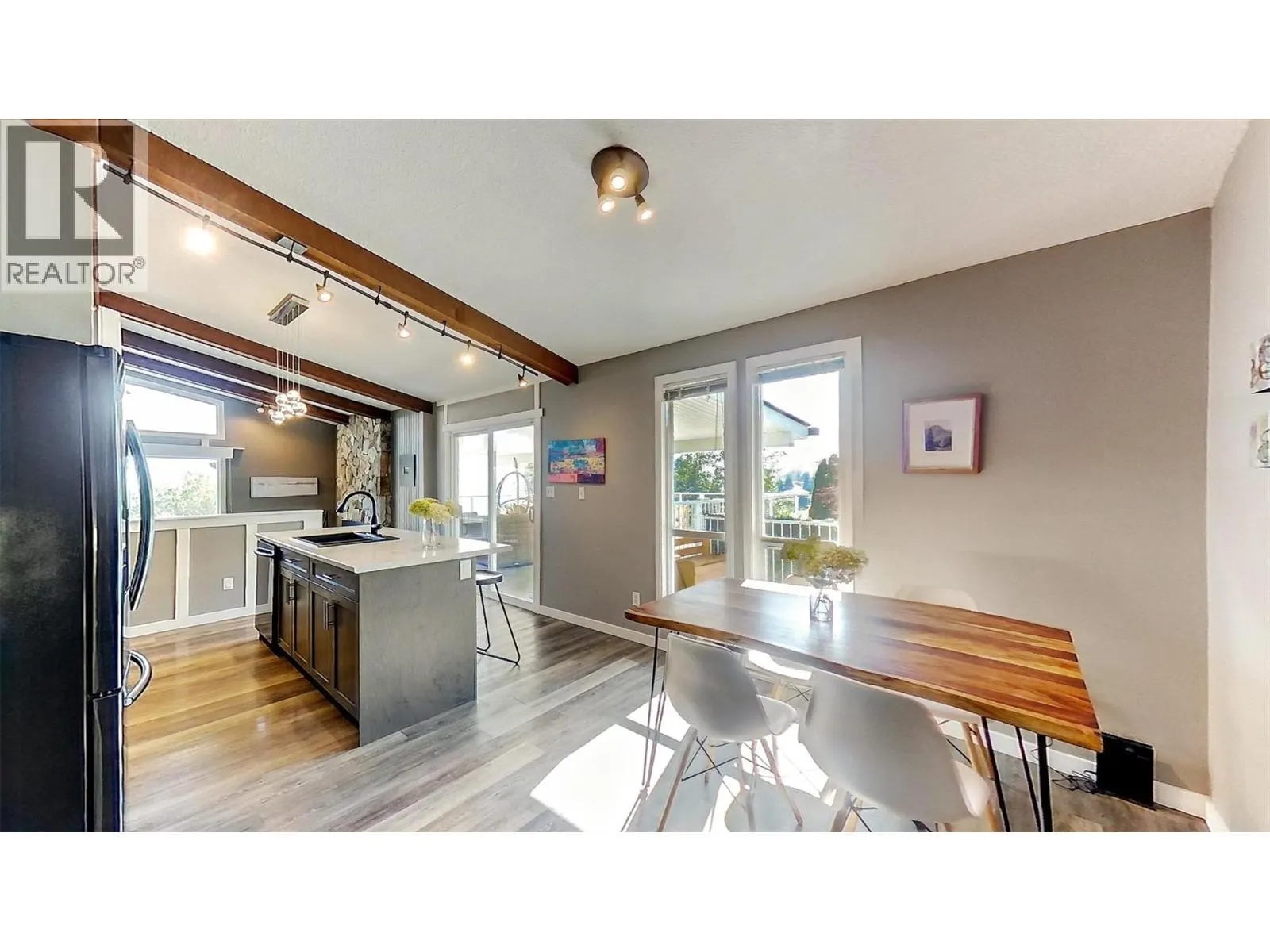 8204 Kalview Drive