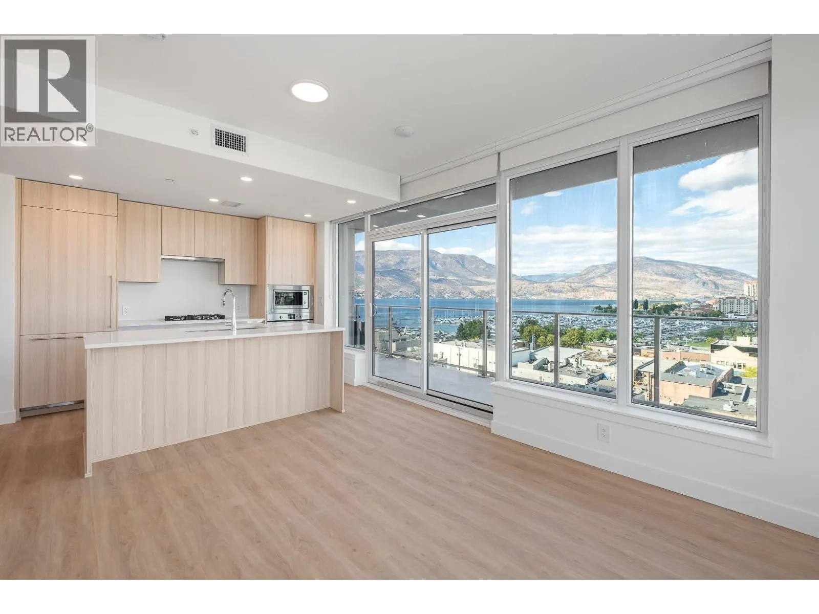 1626 Water St Street Unit# 902
