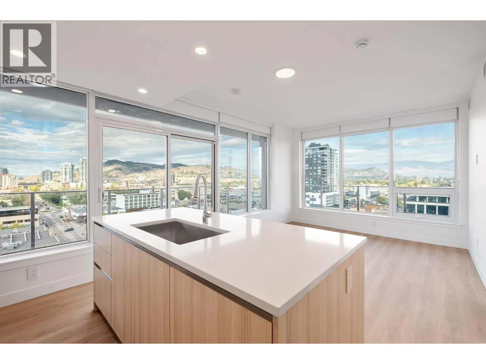 1626 Water St Street Unit# 902