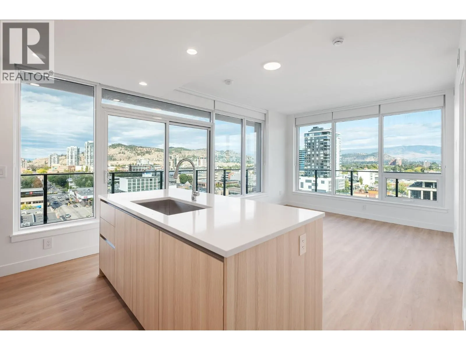 1626 Water St Street Unit# 902