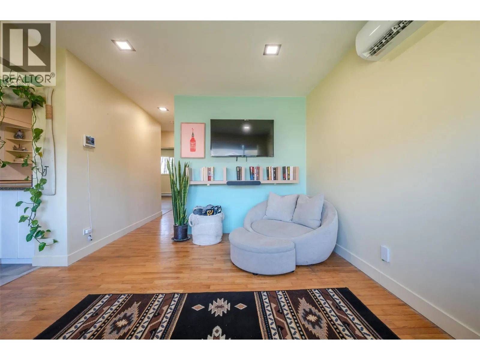 282 Bassett Street