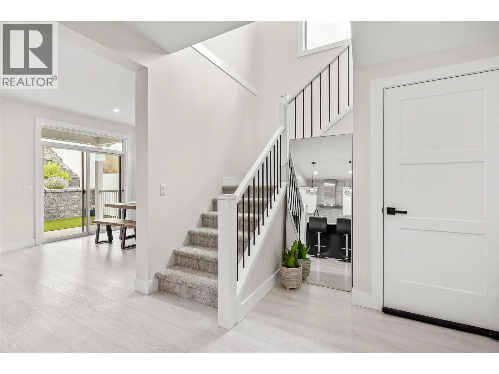 3329 Hawks Crescent