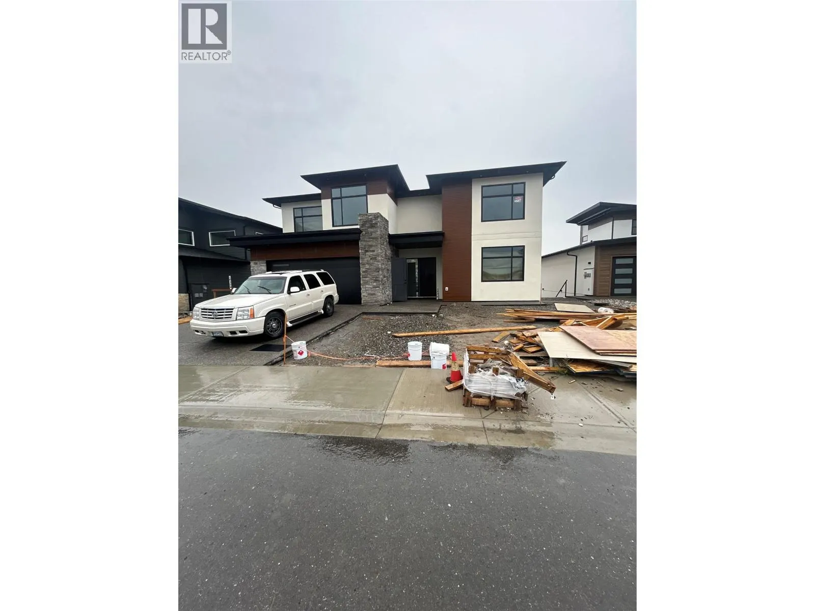 1635 Cordonier Place
