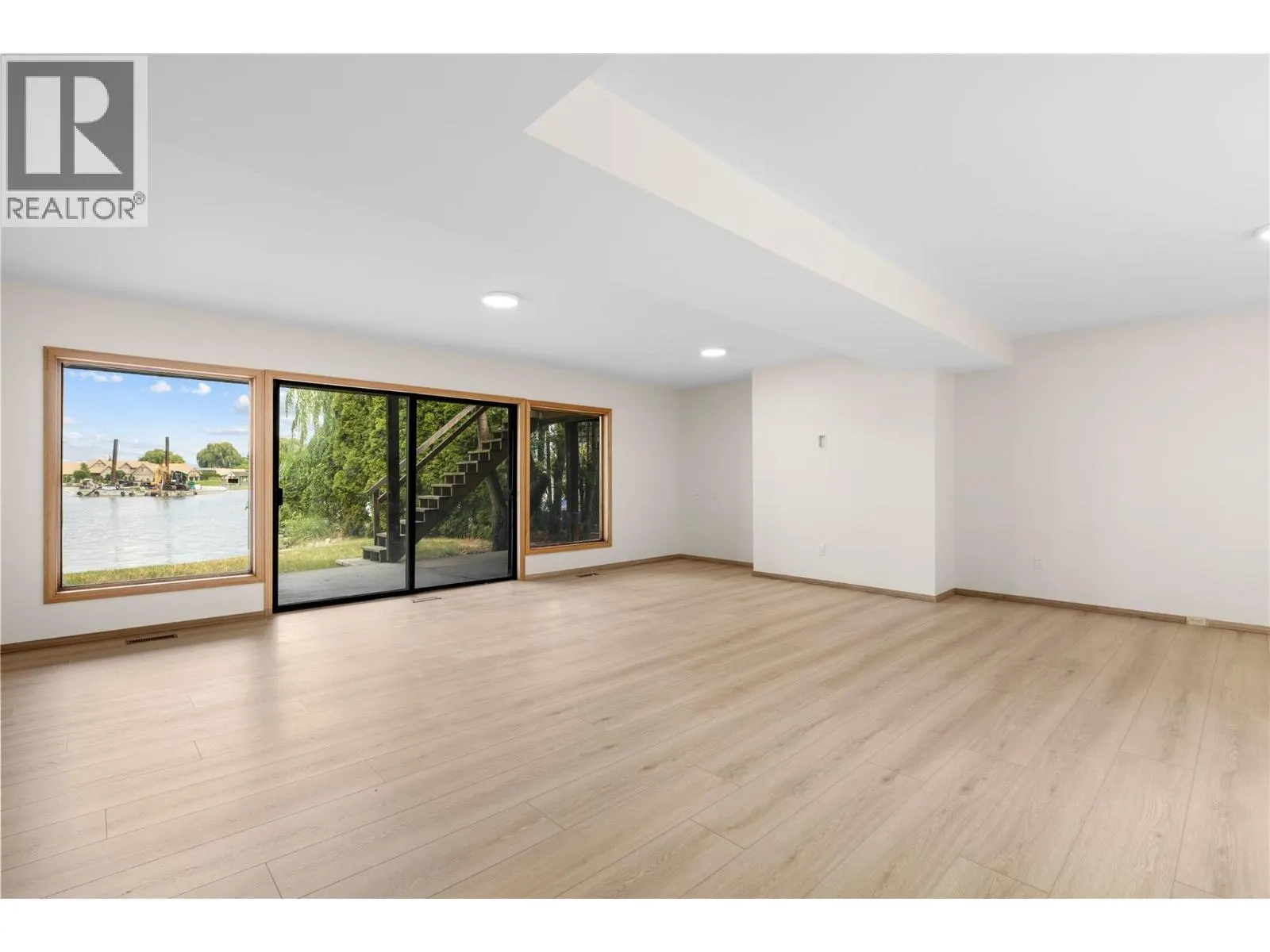 1440 Green Bay Road