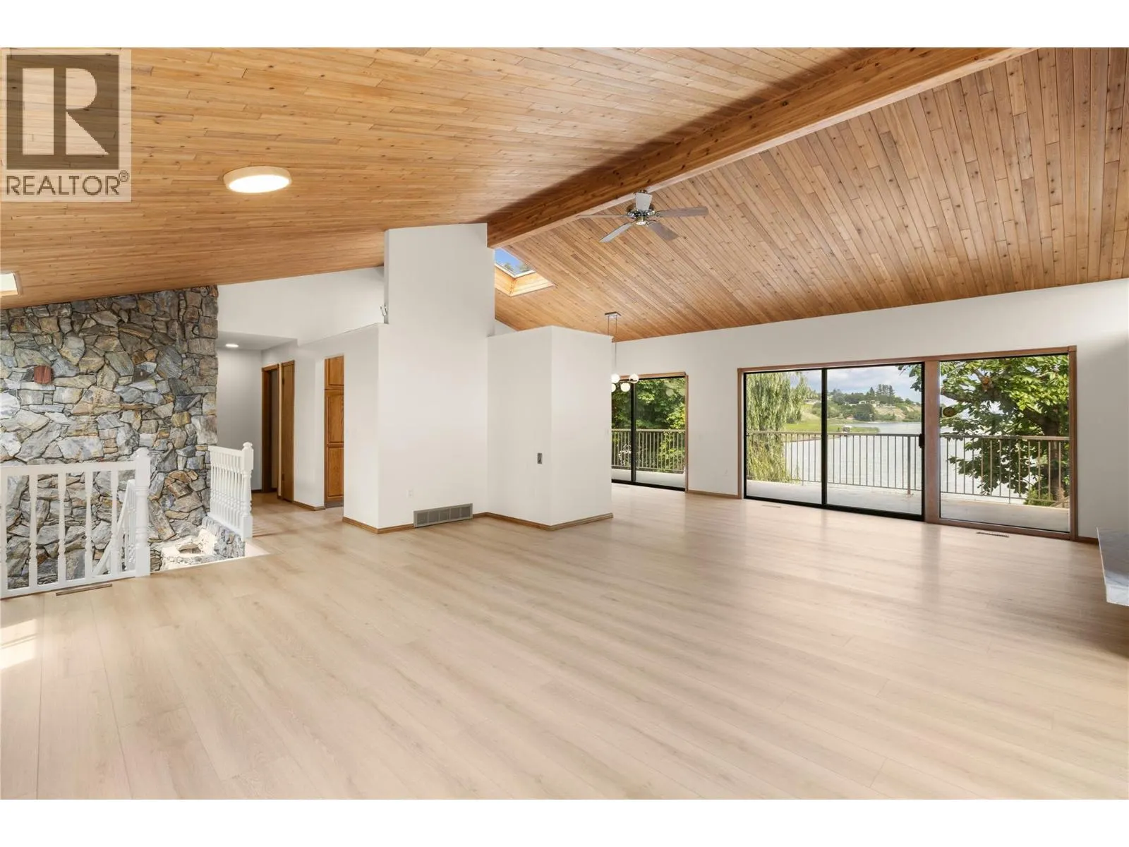 1440 Green Bay Road