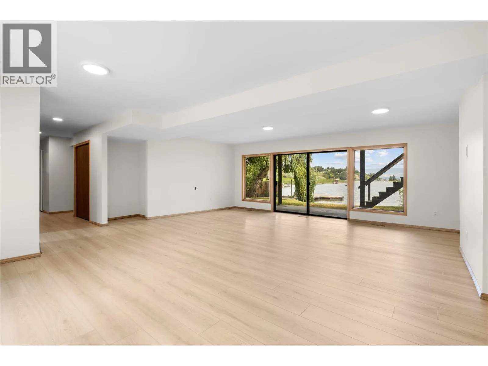1440 Green Bay Road