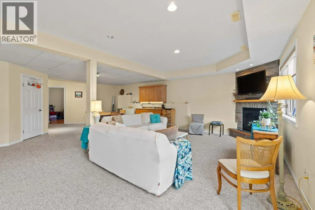 881 16 Street NE Unit# 7