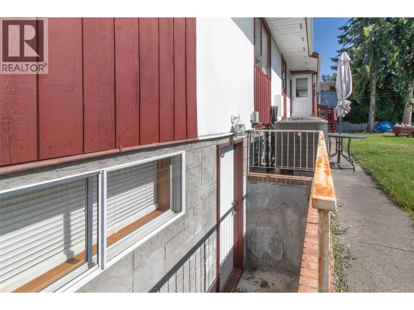 460 Dougall Road S