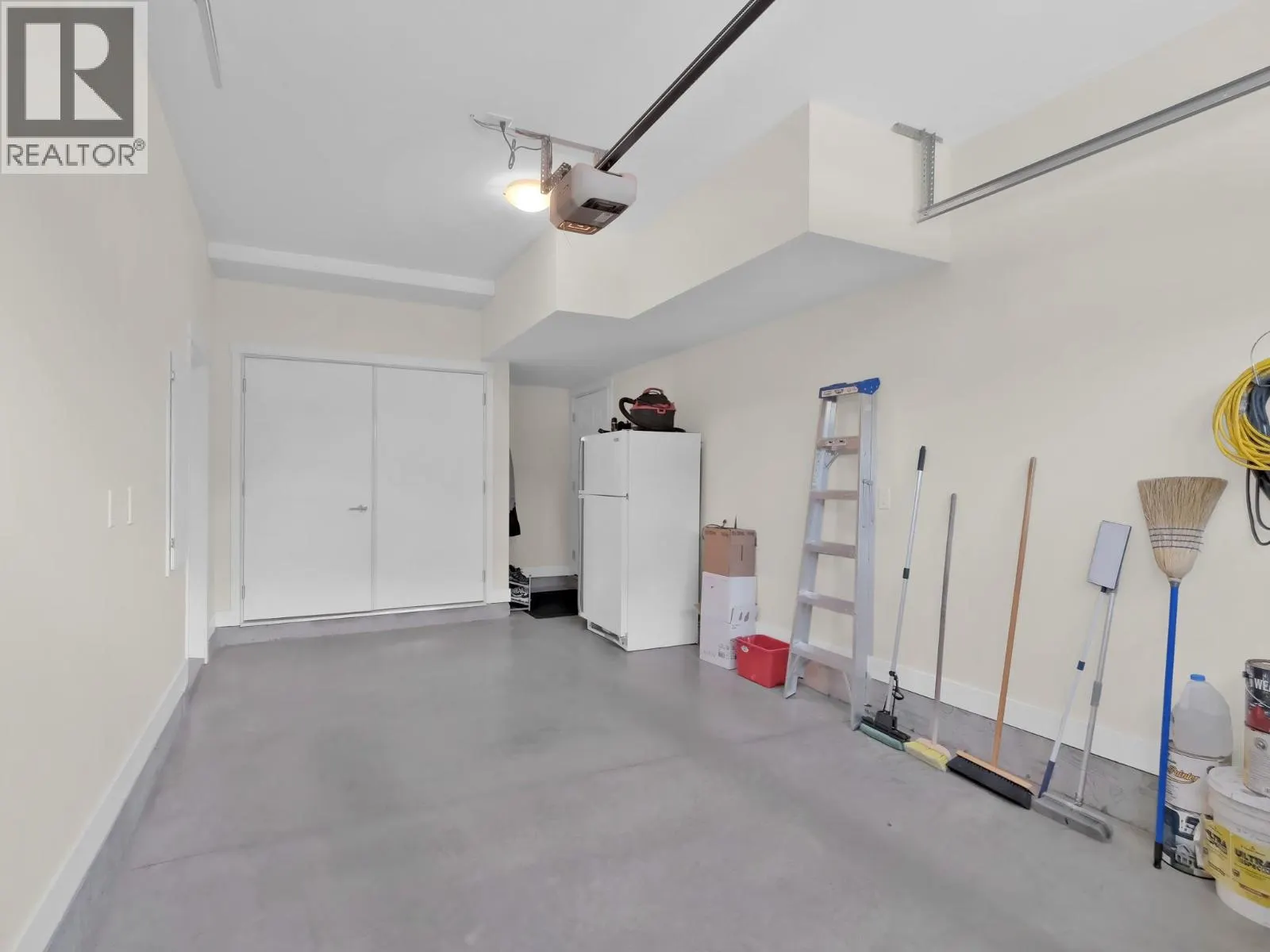 1011 Dynes Avenue