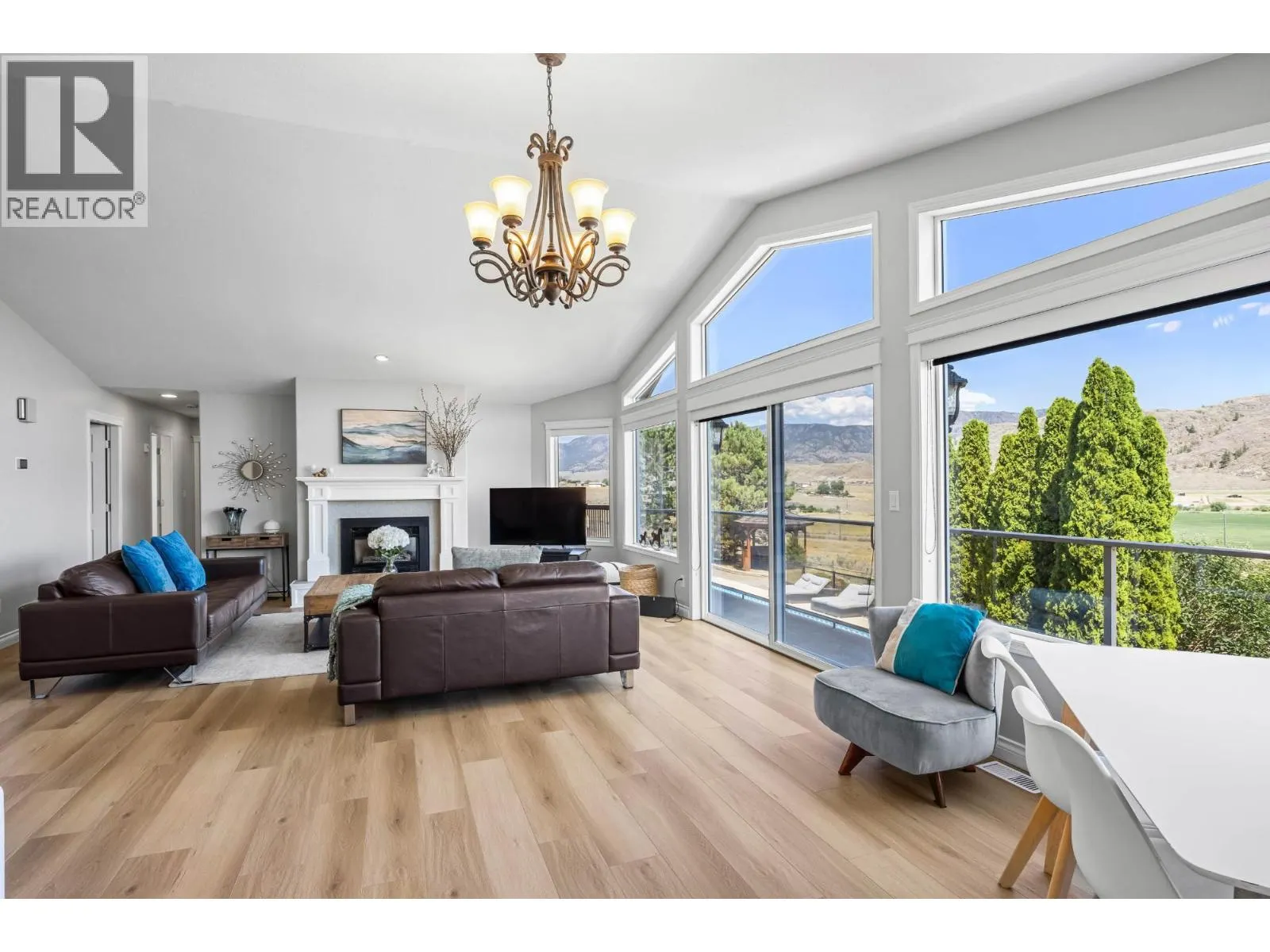 5852 RODEO Drive