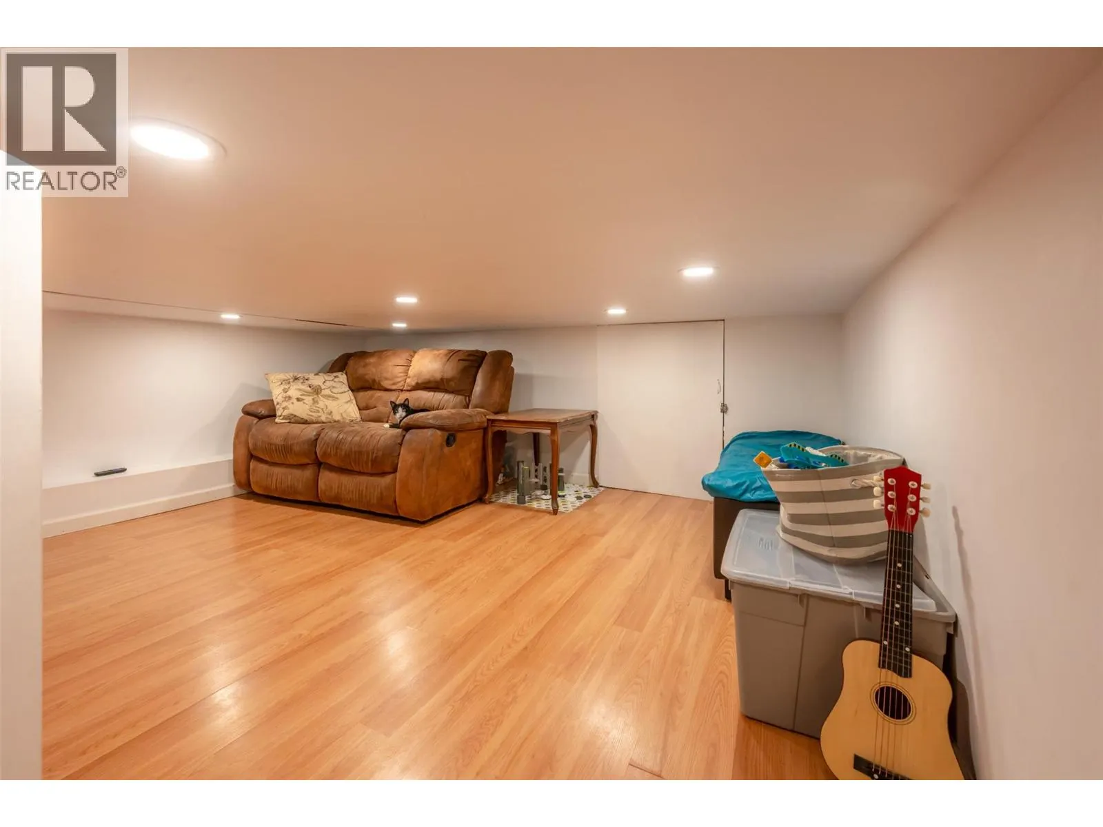 5747 Sawmill Road