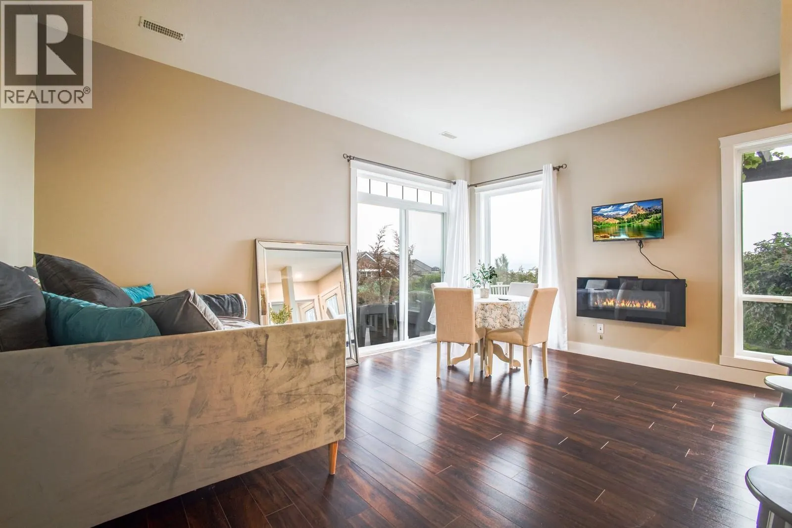 2584 Lucinde Road