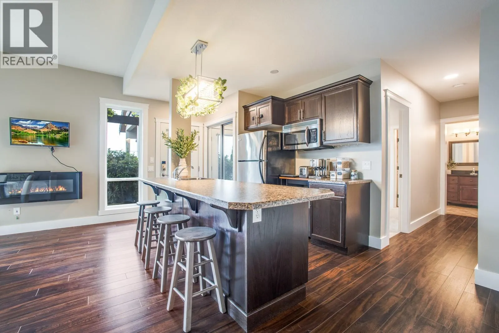 2584 Lucinde Road