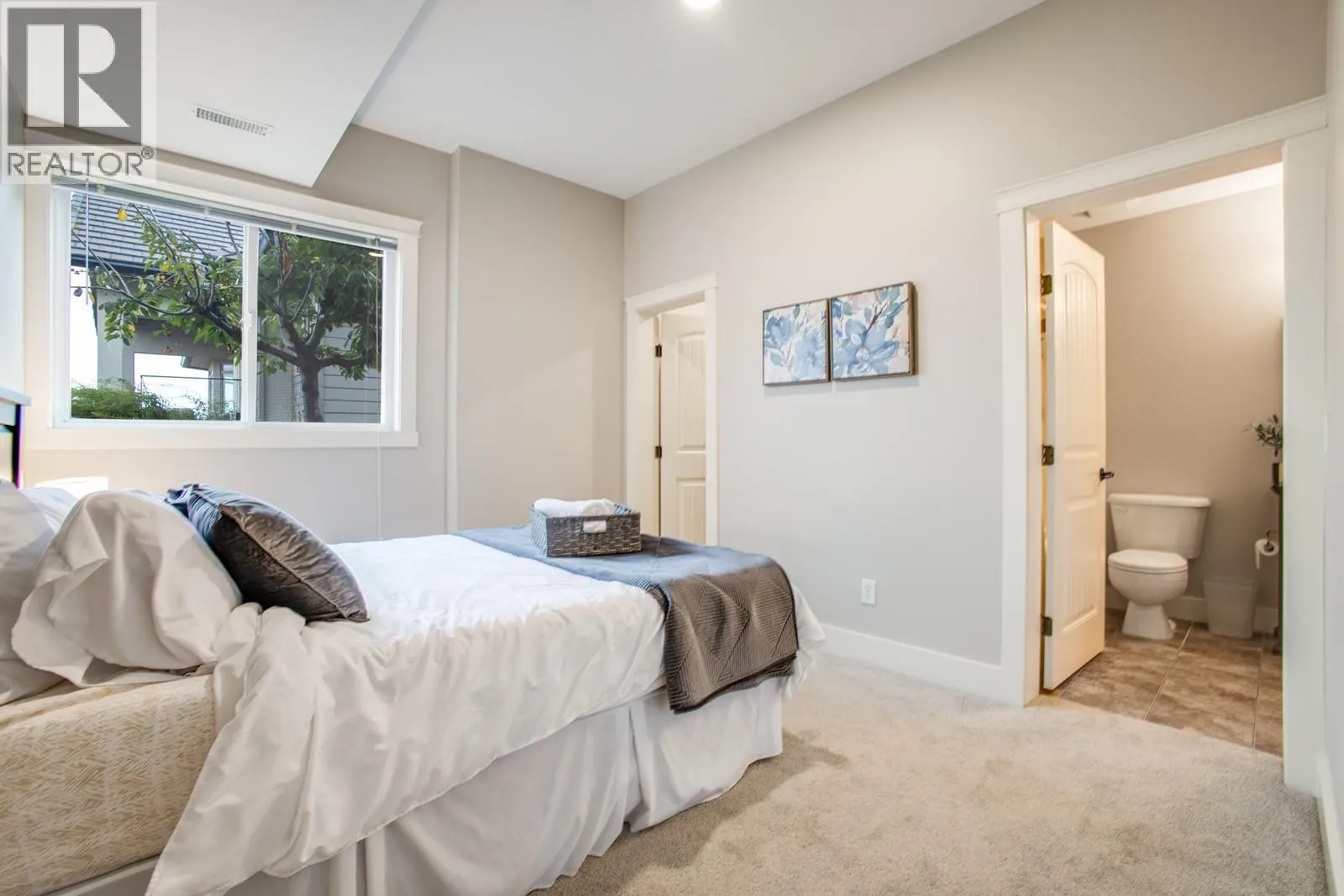 2584 Lucinde Road
