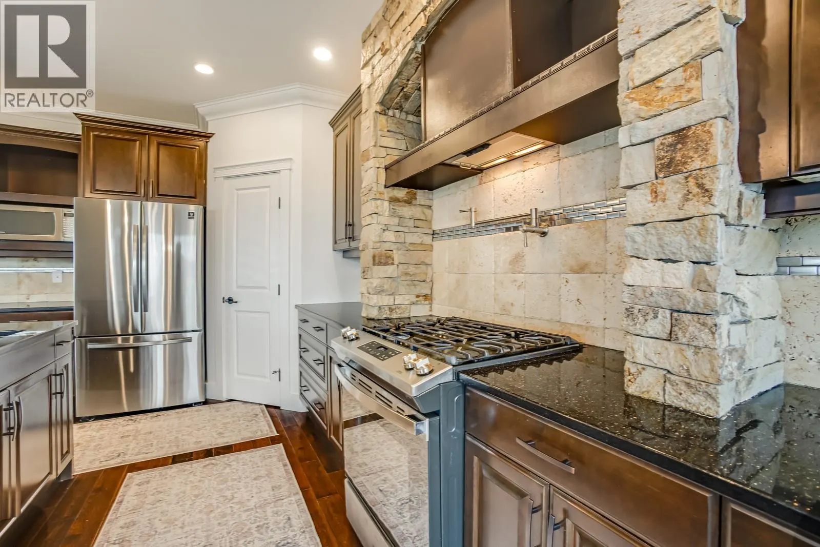 2584 Lucinde Road