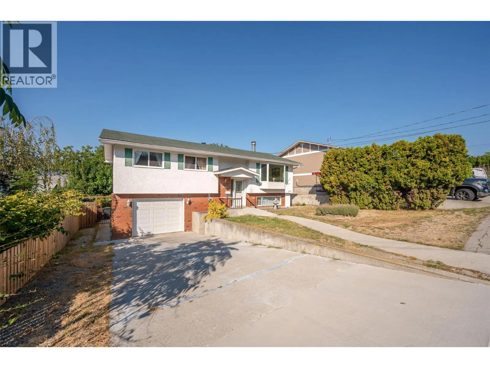 2595 Dartmouth Drive