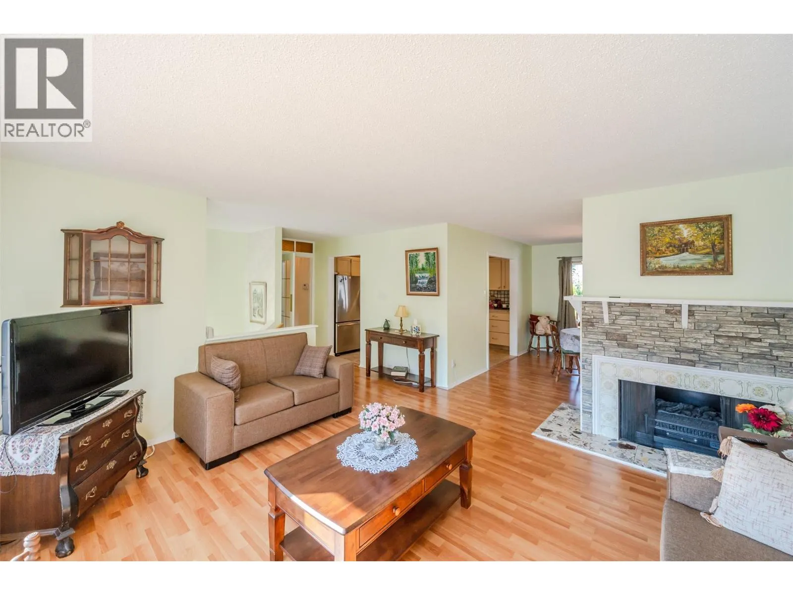 2595 Dartmouth Drive