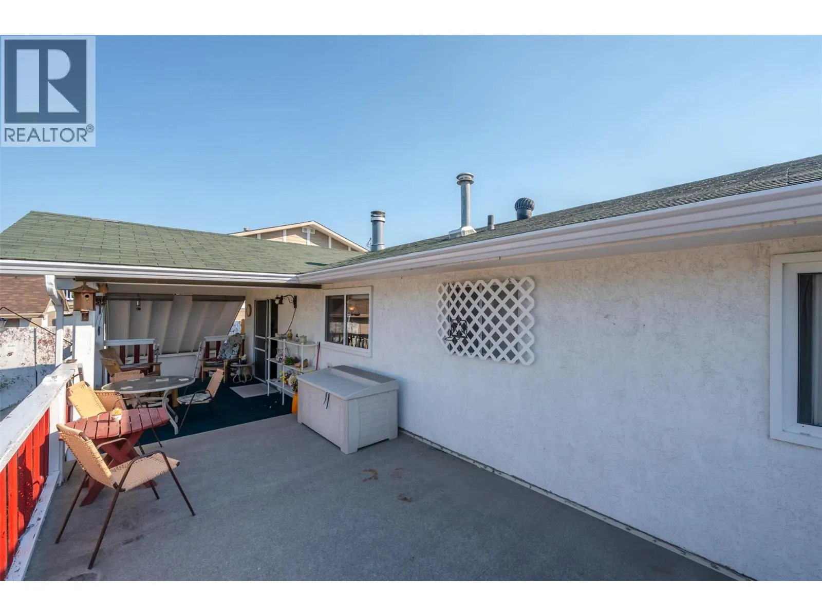 2595 Dartmouth Drive