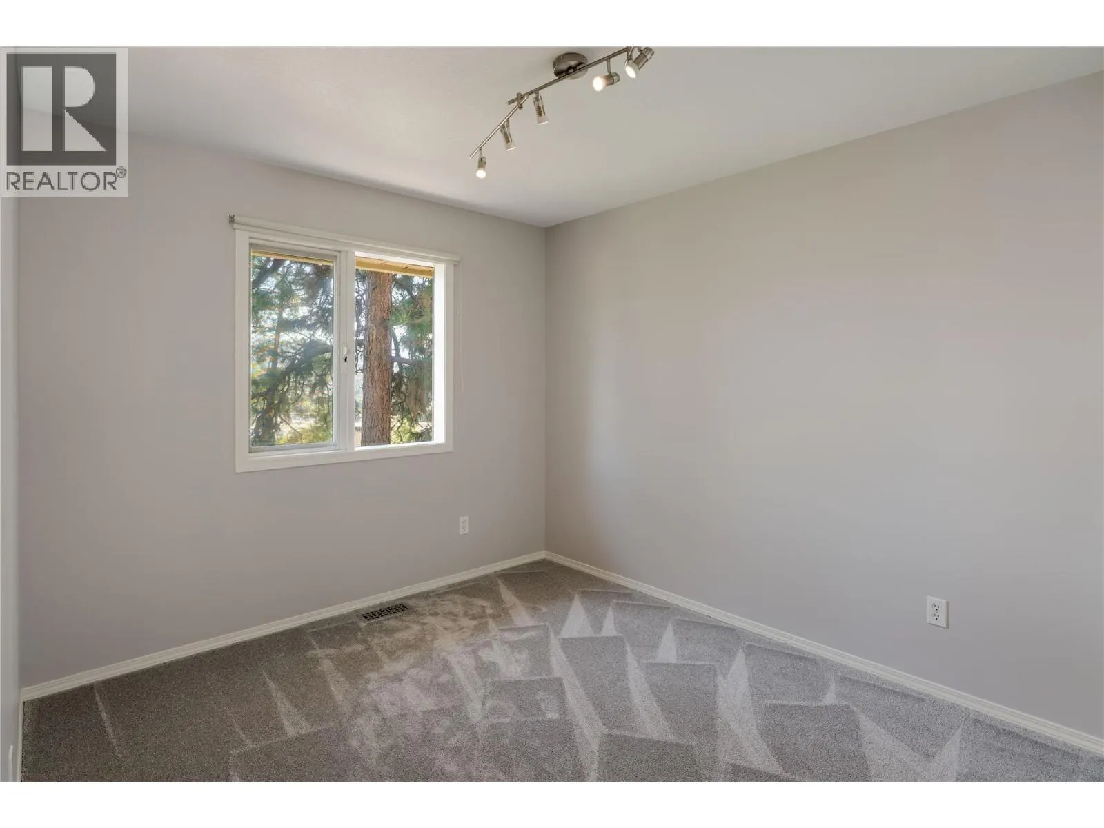 980 DILWORTH Drive Unit# 16