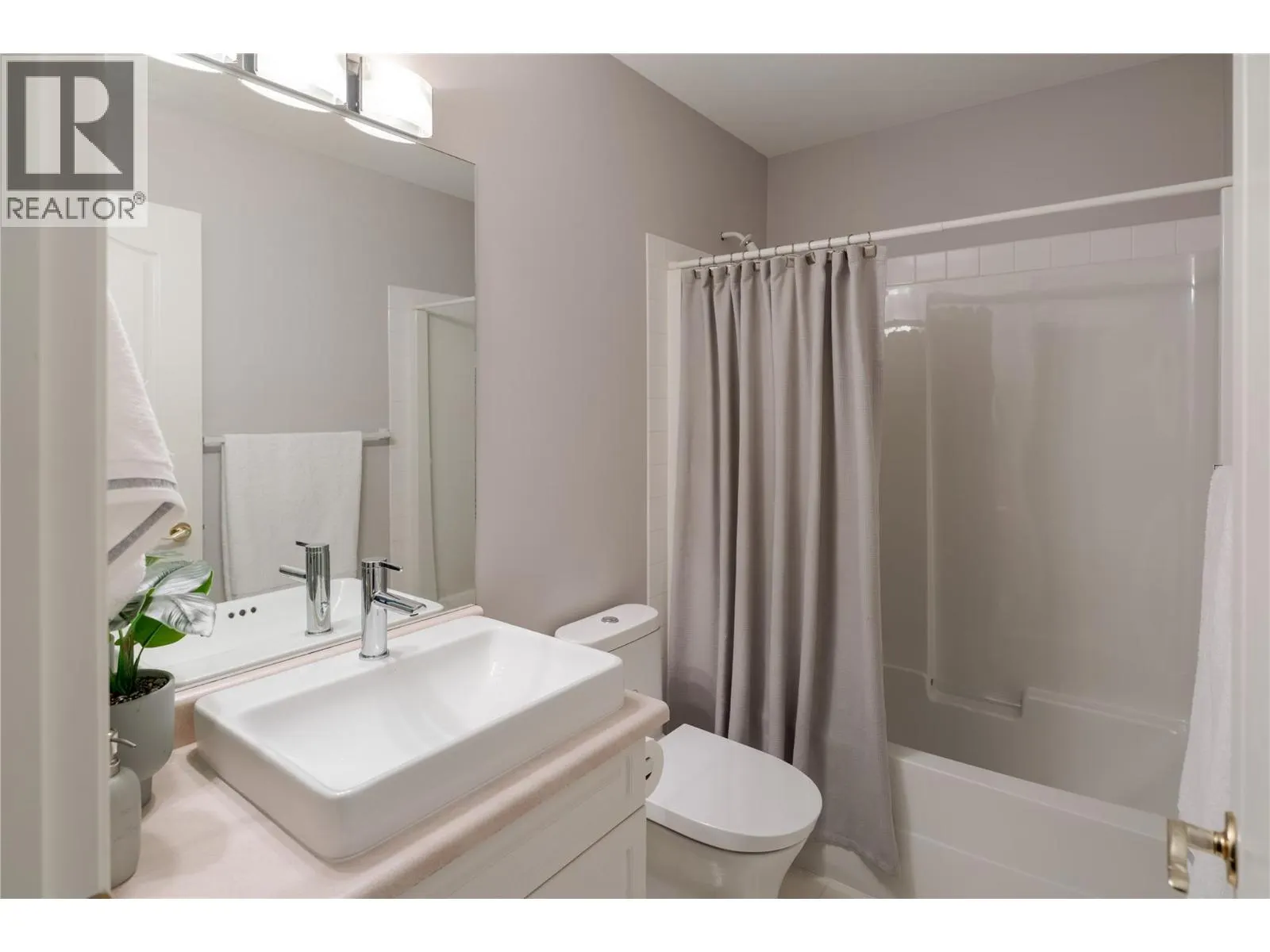 980 DILWORTH Drive Unit# 16