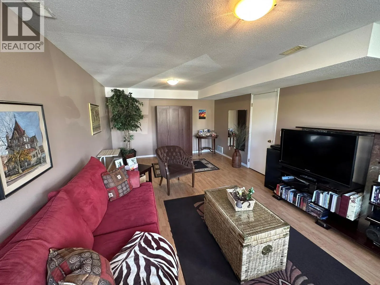 4712 Valleyview Place