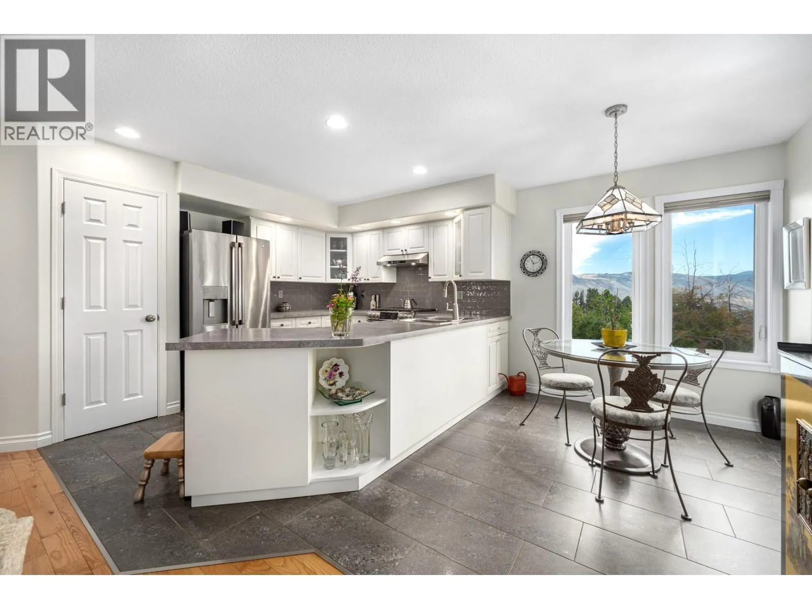 1575 SPRINGHILL Drive Unit# 26