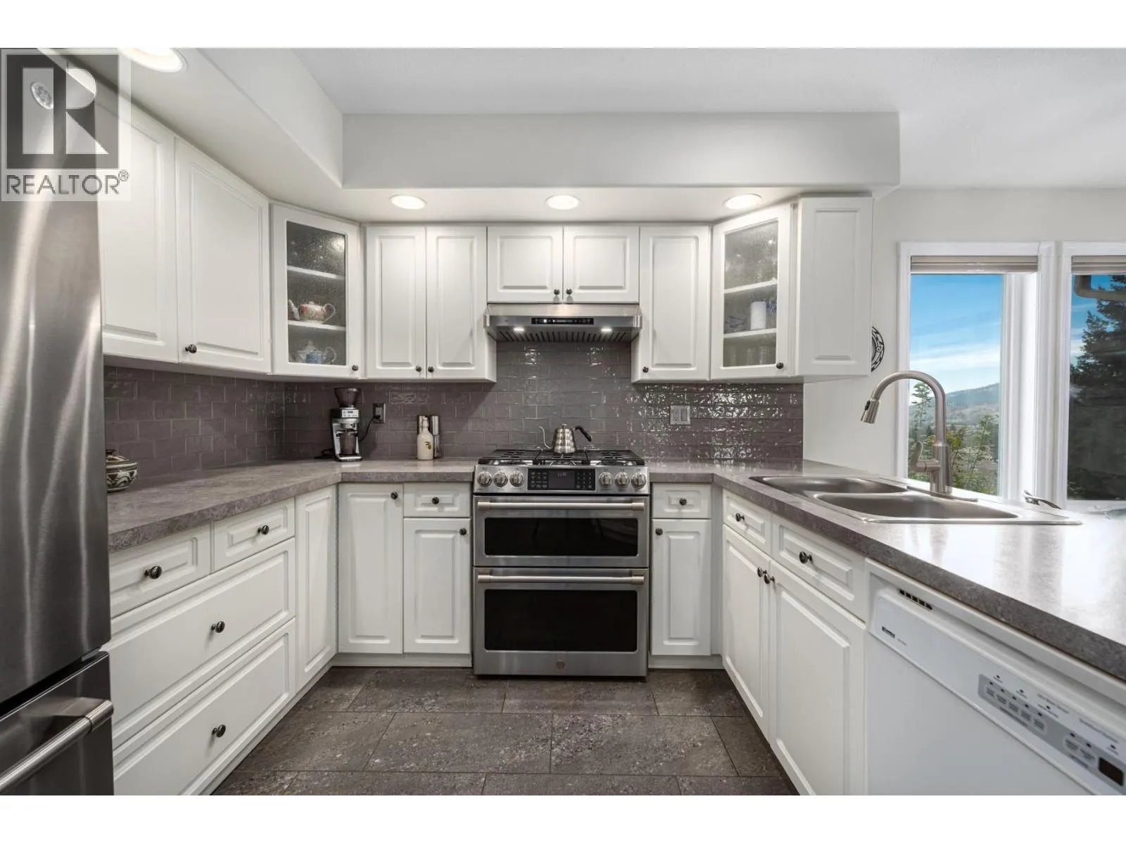 1575 SPRINGHILL Drive Unit# 26